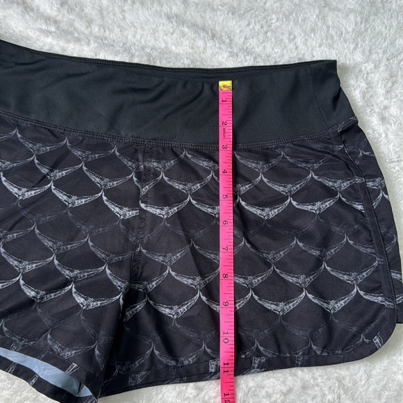 VINEYARD VINES WOMENS SHORT S - Picture 7 of 8